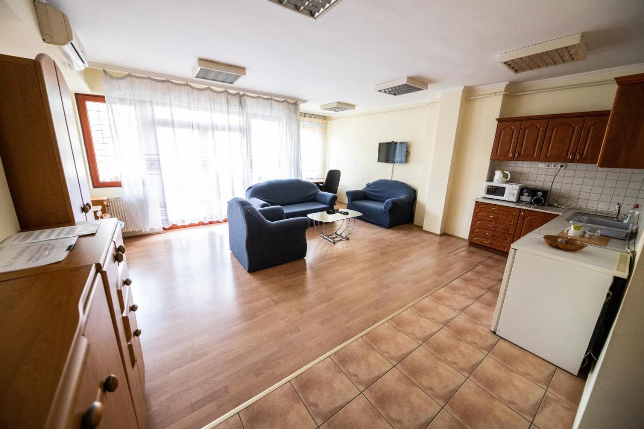 Elit Apartman Appartement Debrecen Buitenkant foto